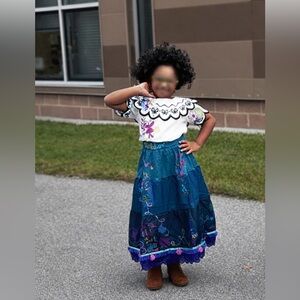 Disney Mirabel Encanto Costume- Child Size 9/10